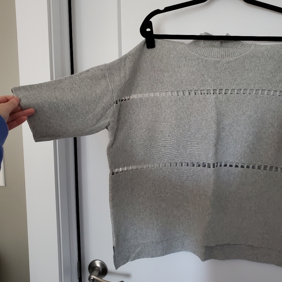 French Connection Gray Large Weave Knit Boxy Short Sleeve Sweater - Picture 3 of 4